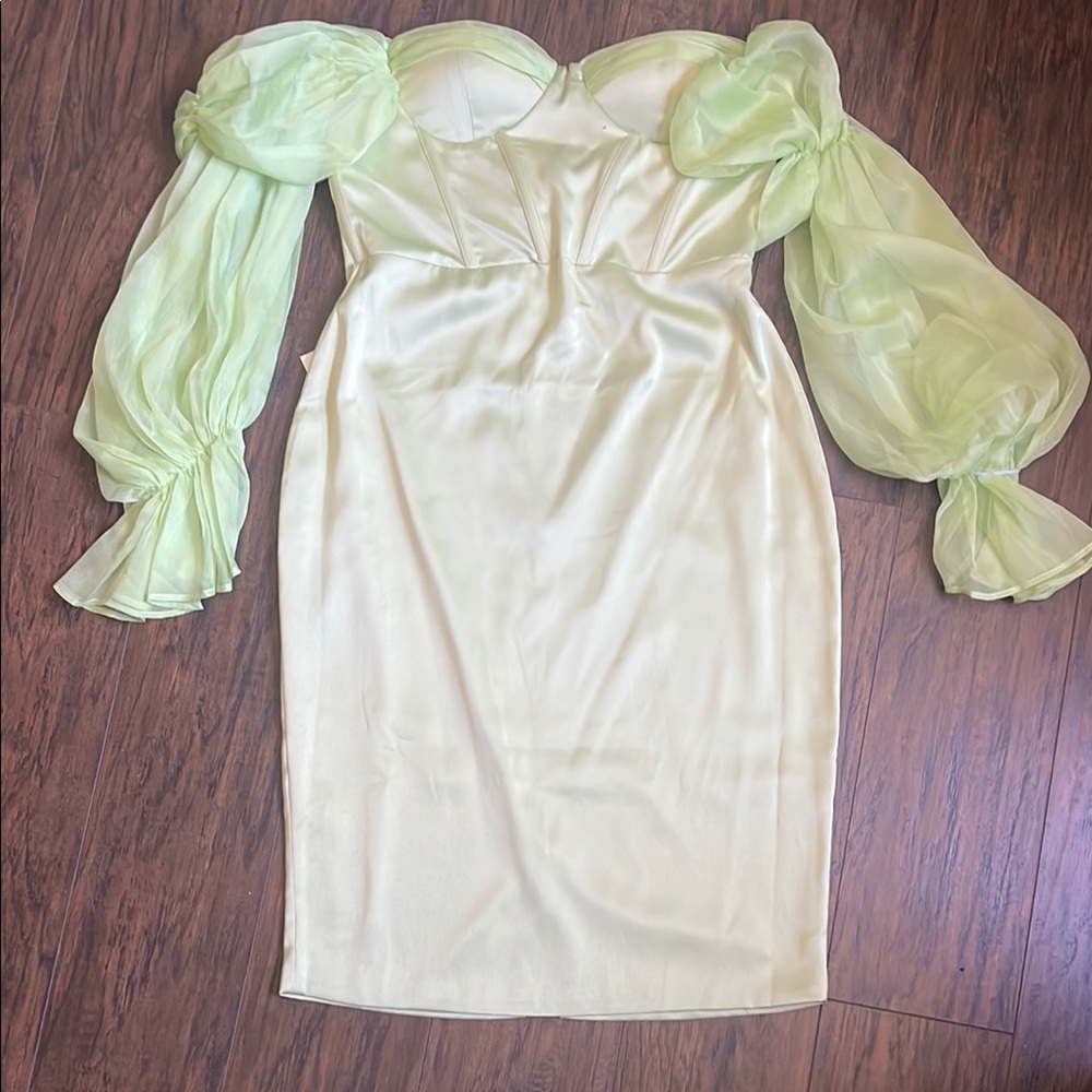 Chic Light Green Off-Shoulder Dress with Puff Sleeves
